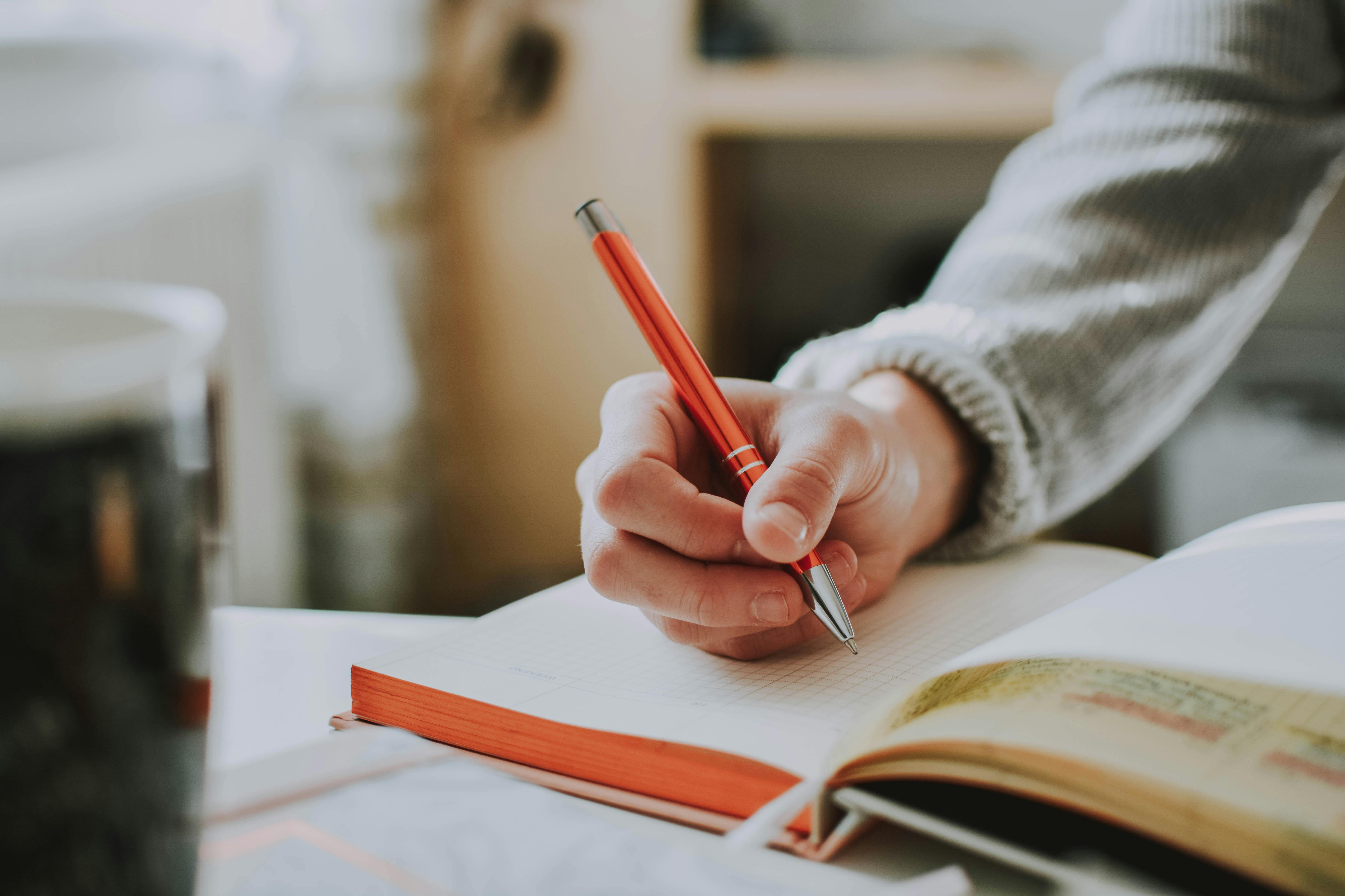 7 Best Free AI Writing Tools to Boost Your Creativity