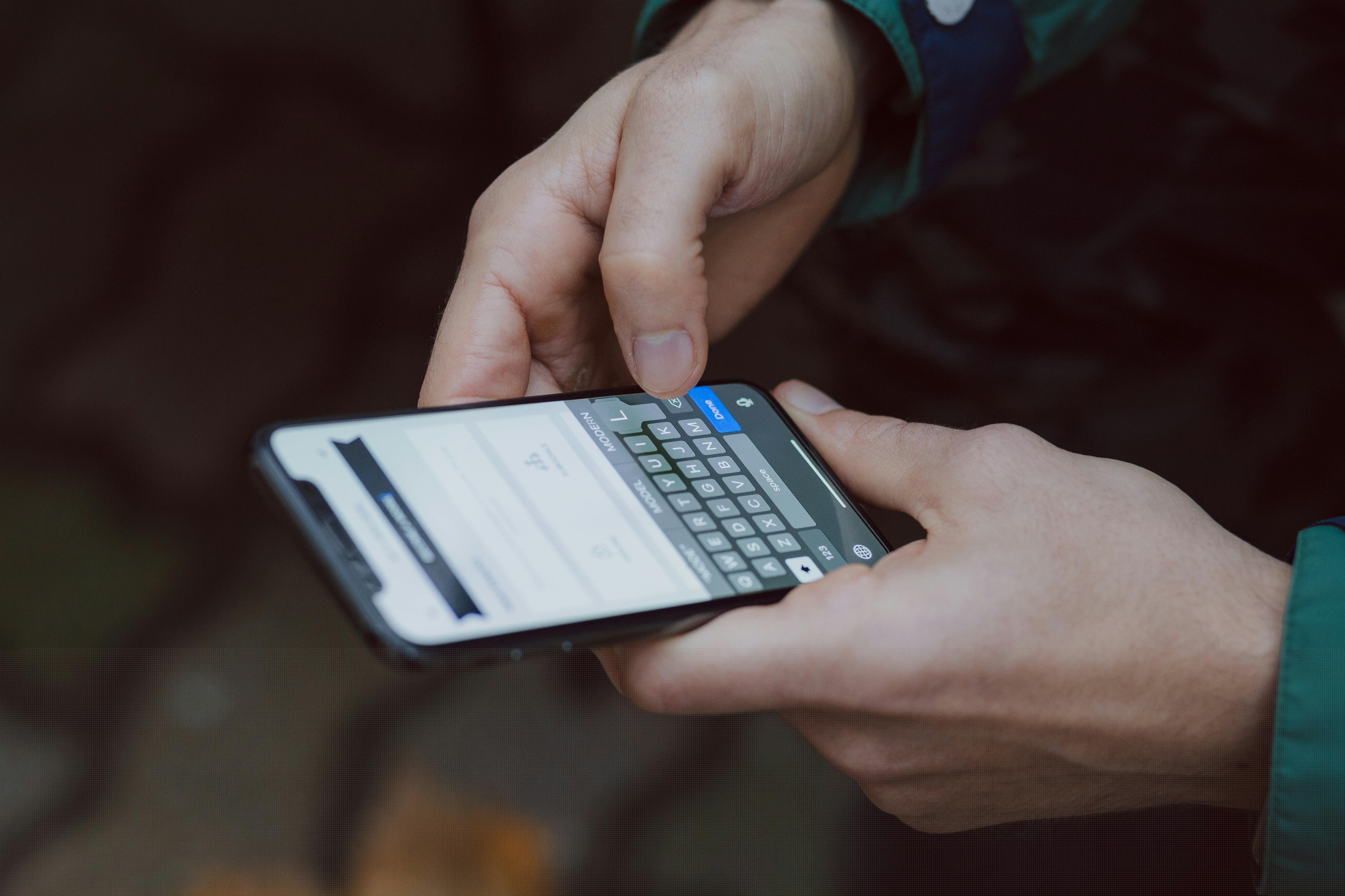 AI Chatbot with Voice vs. Traditional Chatbots: Key Differences Explained