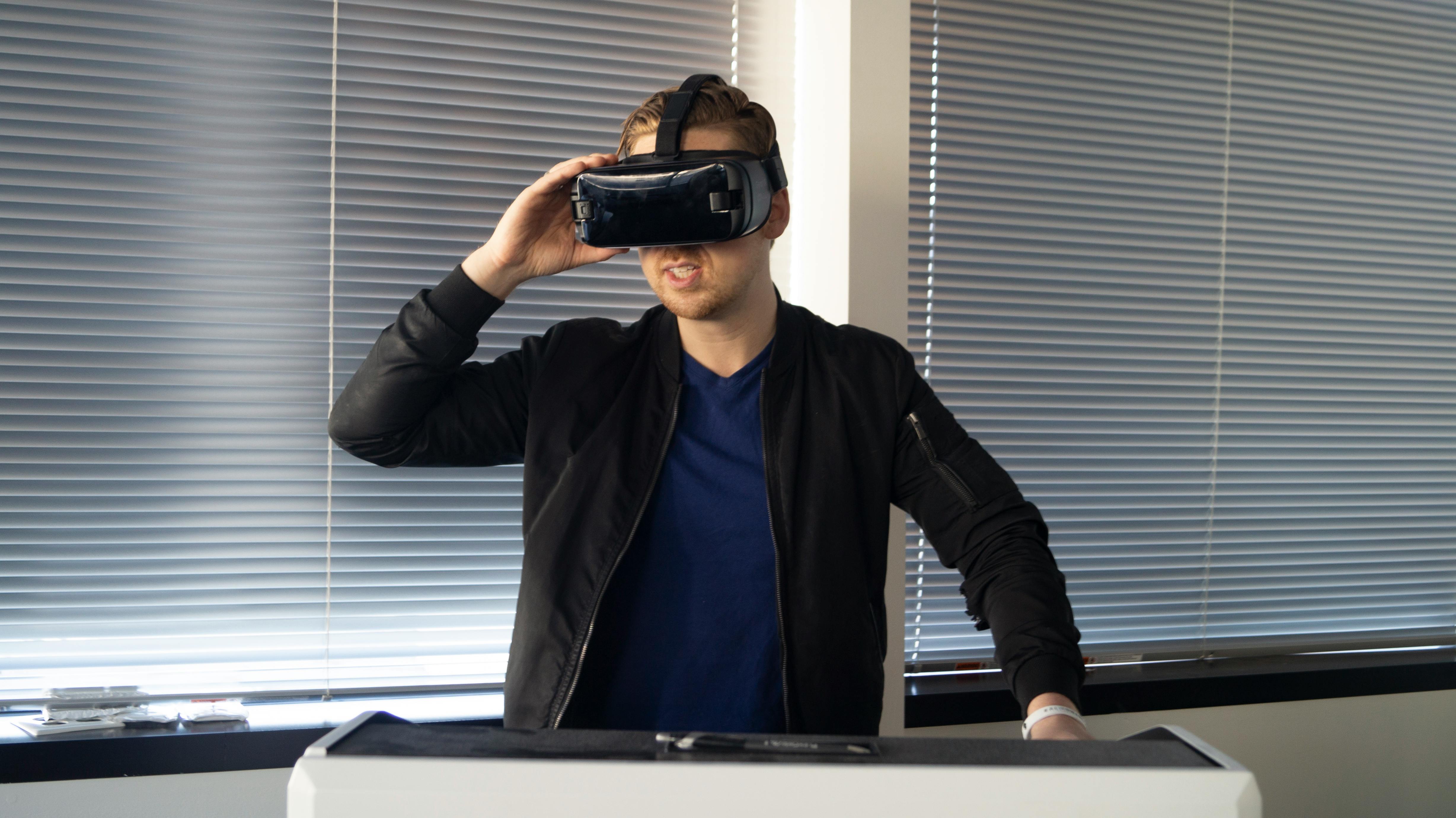 free AI VR chatbot.jpg