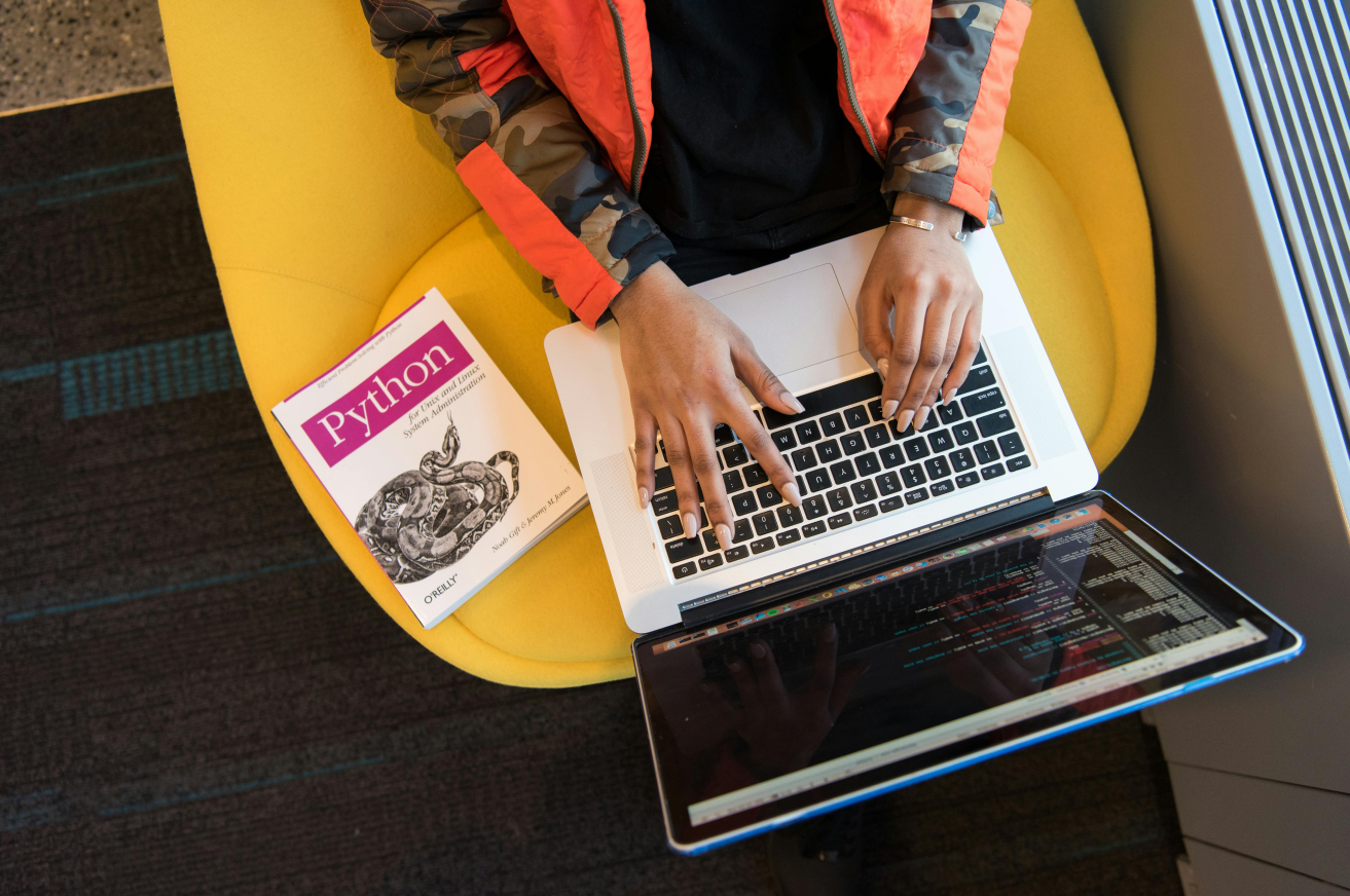 How to Use a Free AI Code Generator for Faster Programming