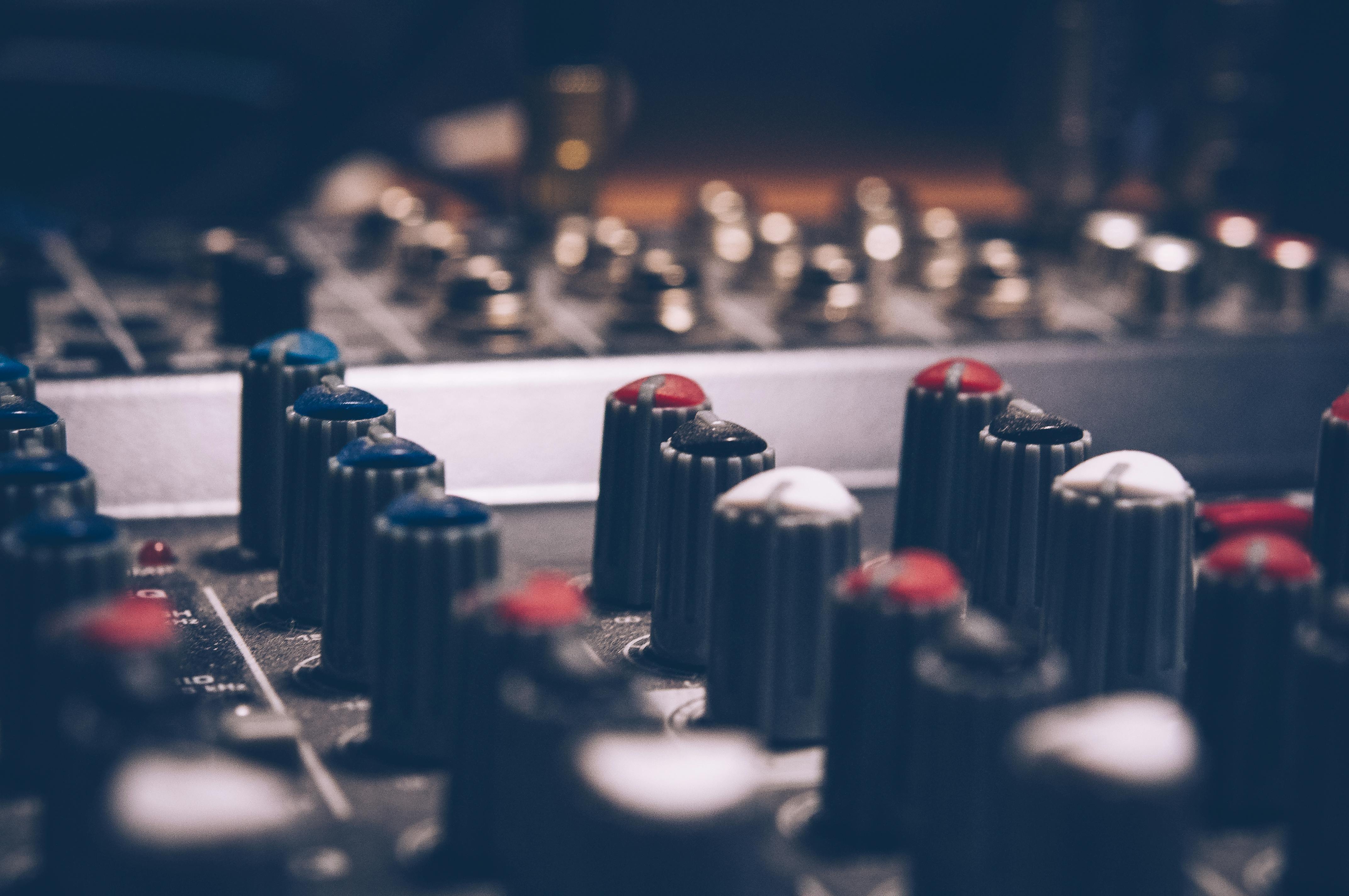 The Best AI Music Composition Tools : In-Depth Reviews