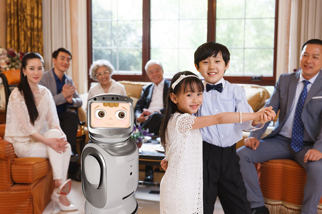Meet Sanbot Nano: Your Next-Gen Compact Robot Butler! 