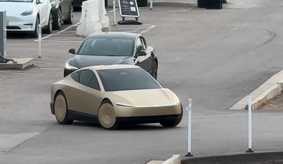 Tesla Robotaxi AI Outperforms Humans in New FSD Report