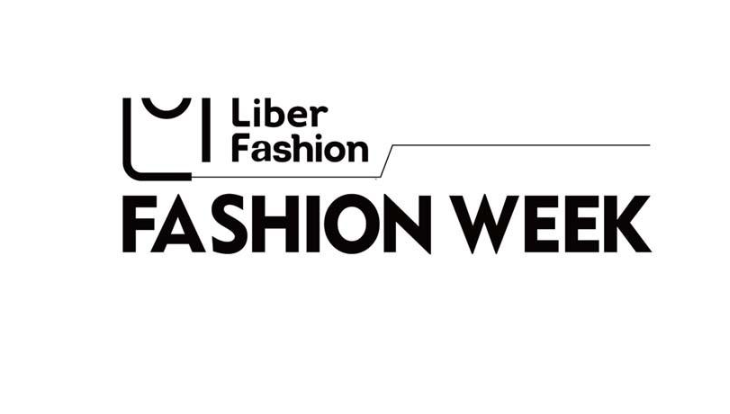 AI Fashion Week 2025: Light-Responsive Algorithmic Fabrics Explained