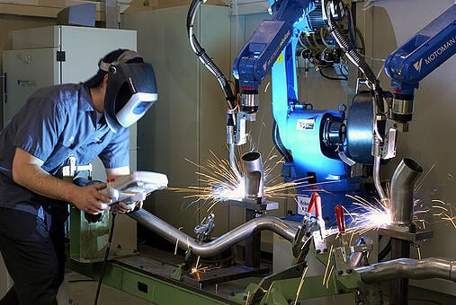 Revolutionizing Auto Manufacturing: How to Choose and Classify Welding Robots