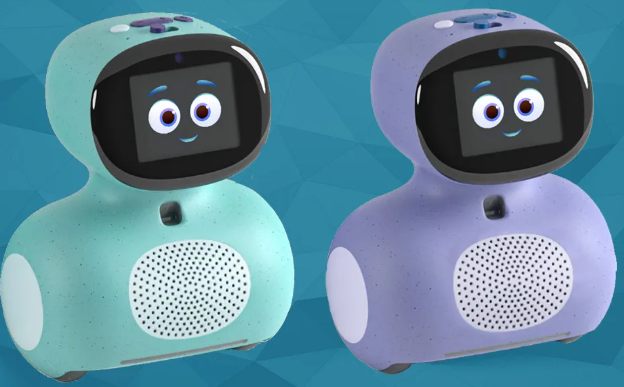 Shockingly Smart: Why Your First AI Companion MUST Be a Cheap Desk Robot