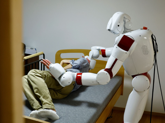 Silver Saviors: How Nursing Robots Are Revolutionizing Elder Care Worldwide
