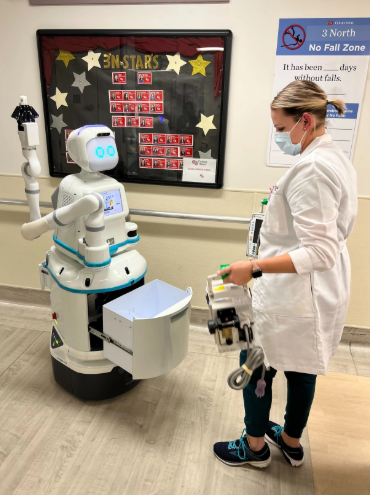 5 Groundbreaking Examples of Service Robot You Need to See